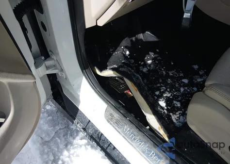 2022 Mercedes-Benz Glc 300 4Matic Suv z USA, uszkodzony, nr VIN W1N0G8EBXNV341297